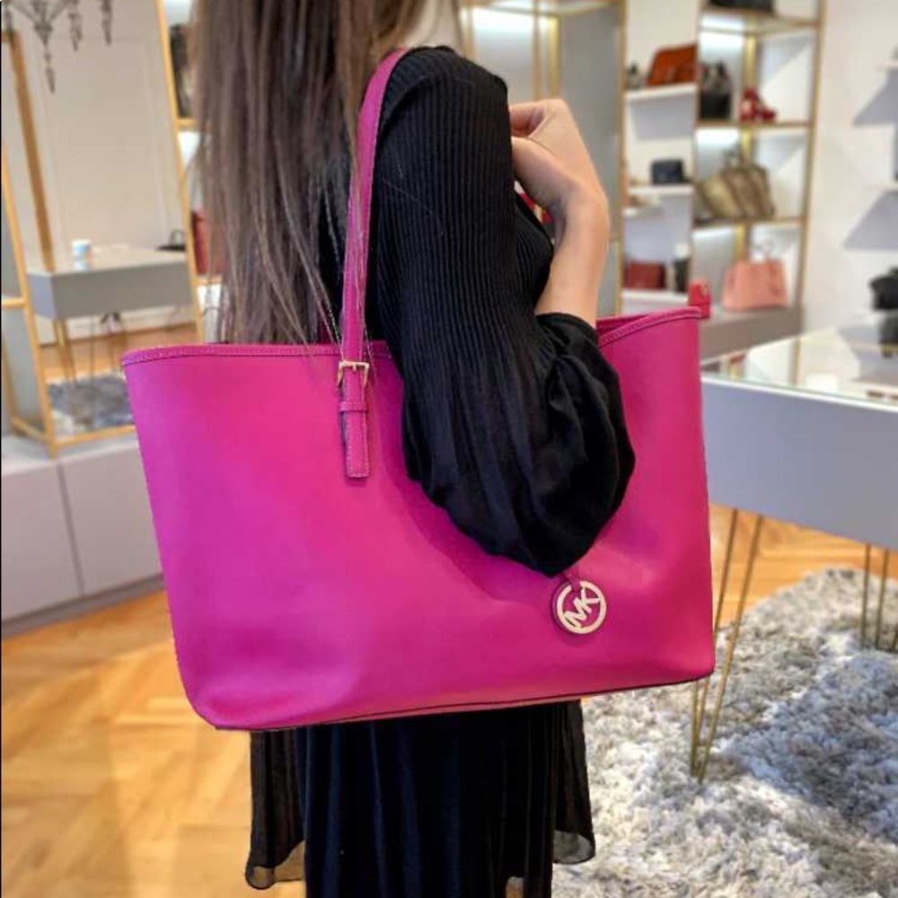 Michael Kors Fuchsia/ pink • purse / tote bag